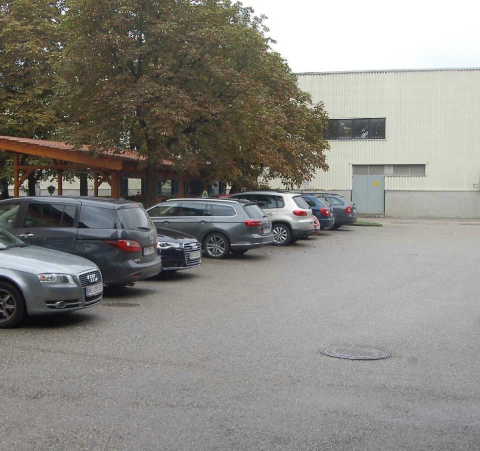 Gasthof Huber Wels Exterior foto